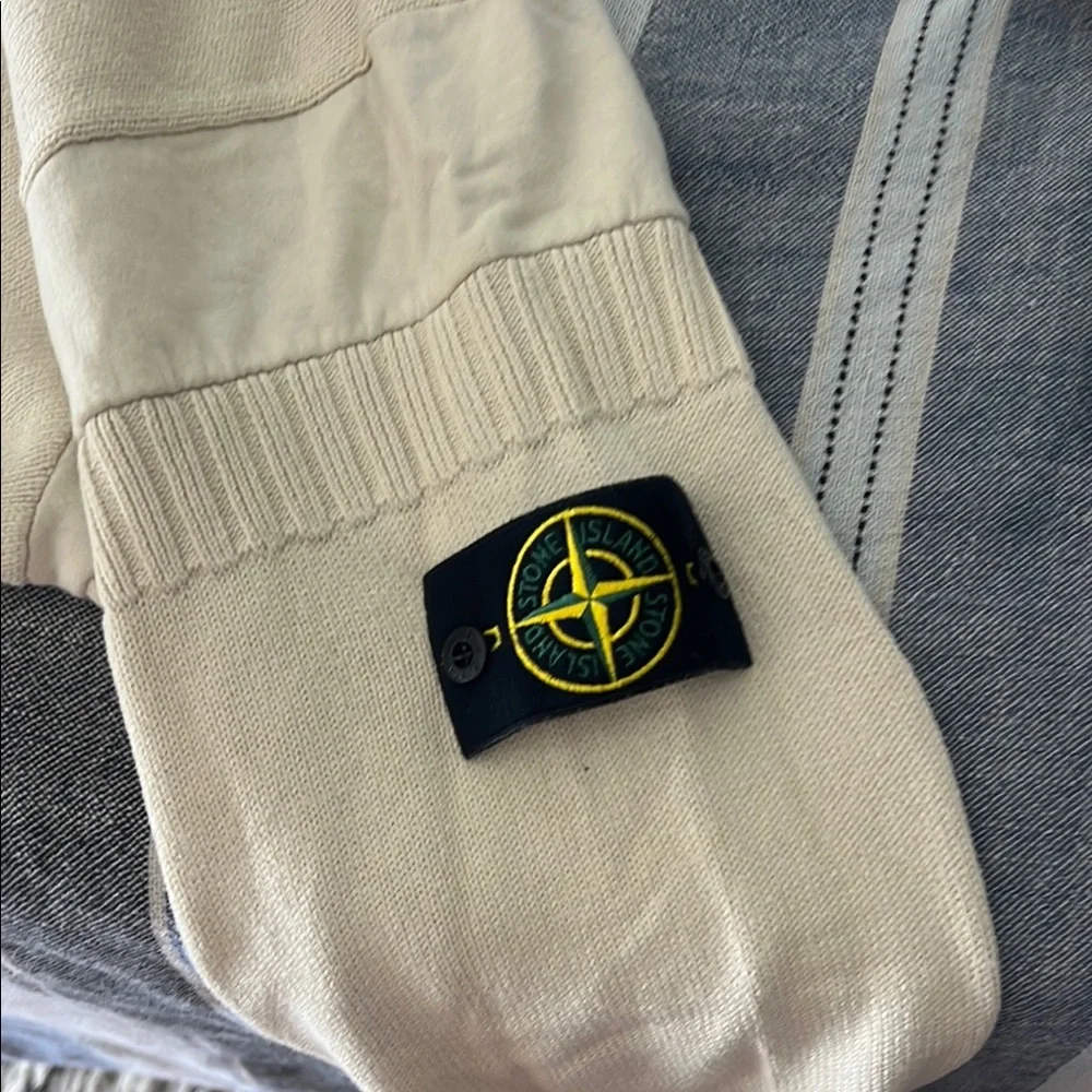 Stone Island Cream Sweater for Men - Picture 2 of 3